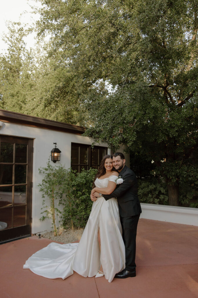 bride and groom photos during wedding at el chorro lodge in pheonix